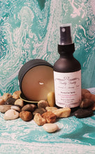 Load image into Gallery viewer, Notes of Allspice, Leather, Teakwood, Clove, Tobacco Leaves, Amber, Sandalwood and Peppercorn